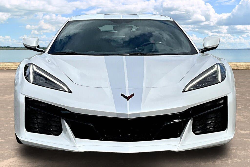 2023 Chevrolet Corvette Z06 3LZ Coupe RWD photo 2