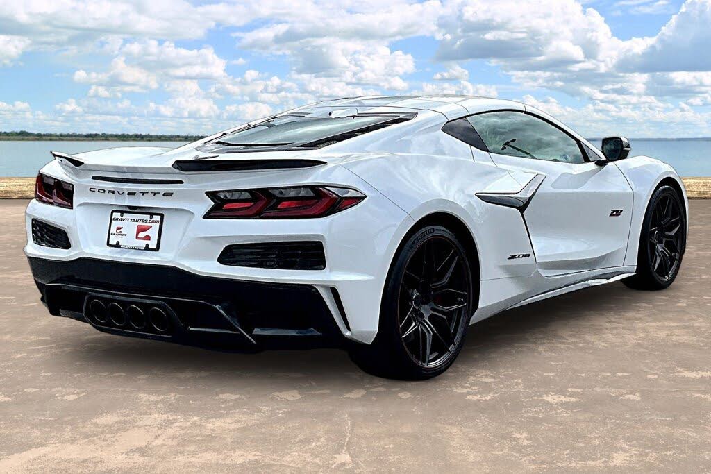 2023 Chevrolet Corvette Z06 3LZ Coupe RWD photo 4