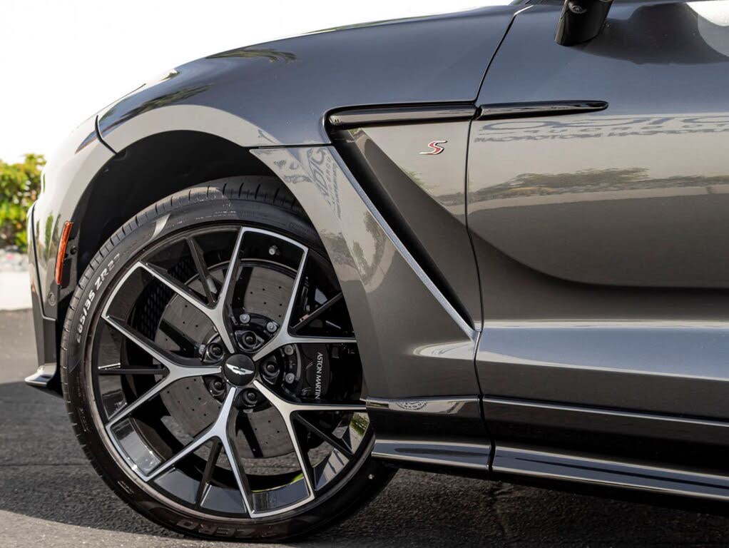 2026 Aston Martin DBX S AWD photo 11