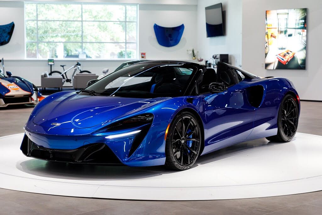 2026 McLaren Artura RWD