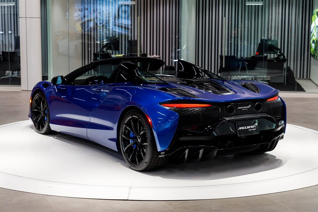 2026 McLaren Artura RWD photo 12