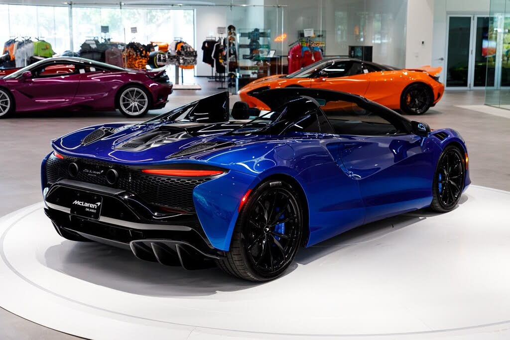 2026 McLaren Artura RWD photo 14