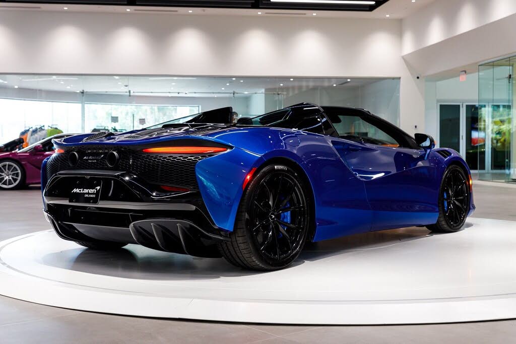2026 McLaren Artura RWD photo 15