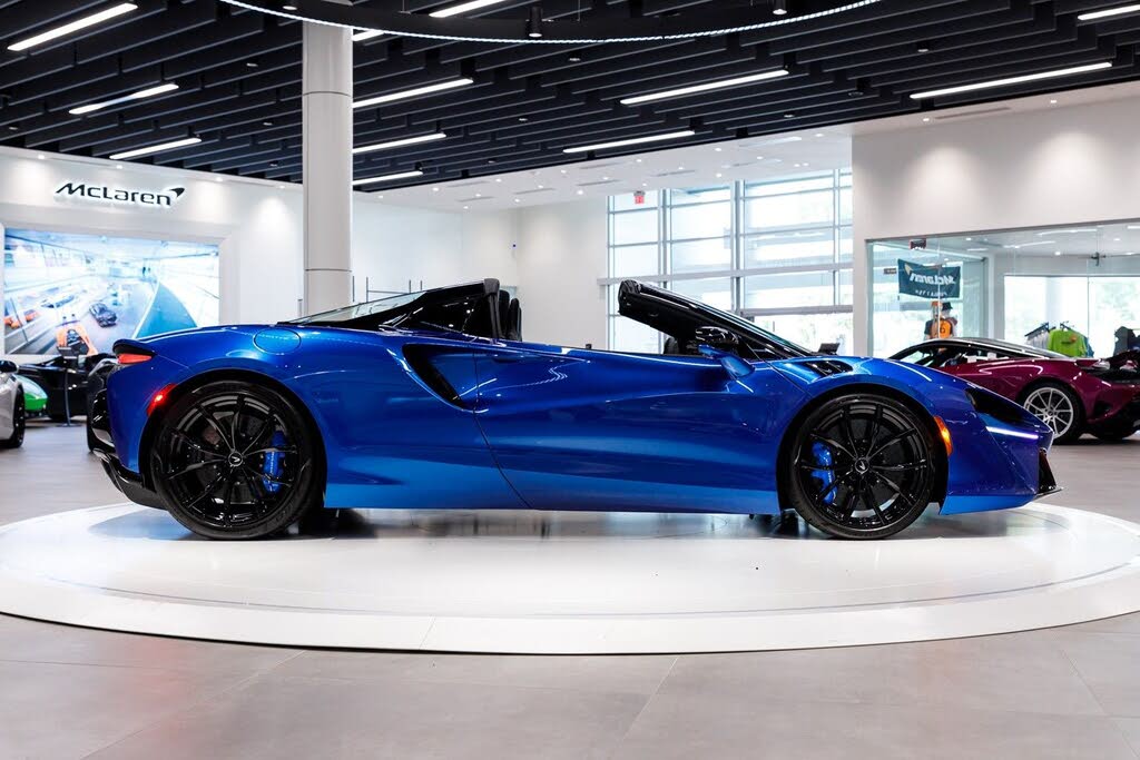 2026 McLaren Artura RWD photo 16