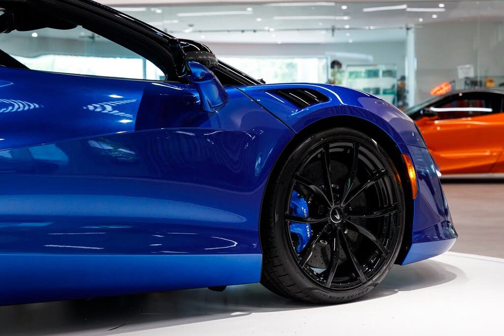 2026 McLaren Artura RWD photo 20