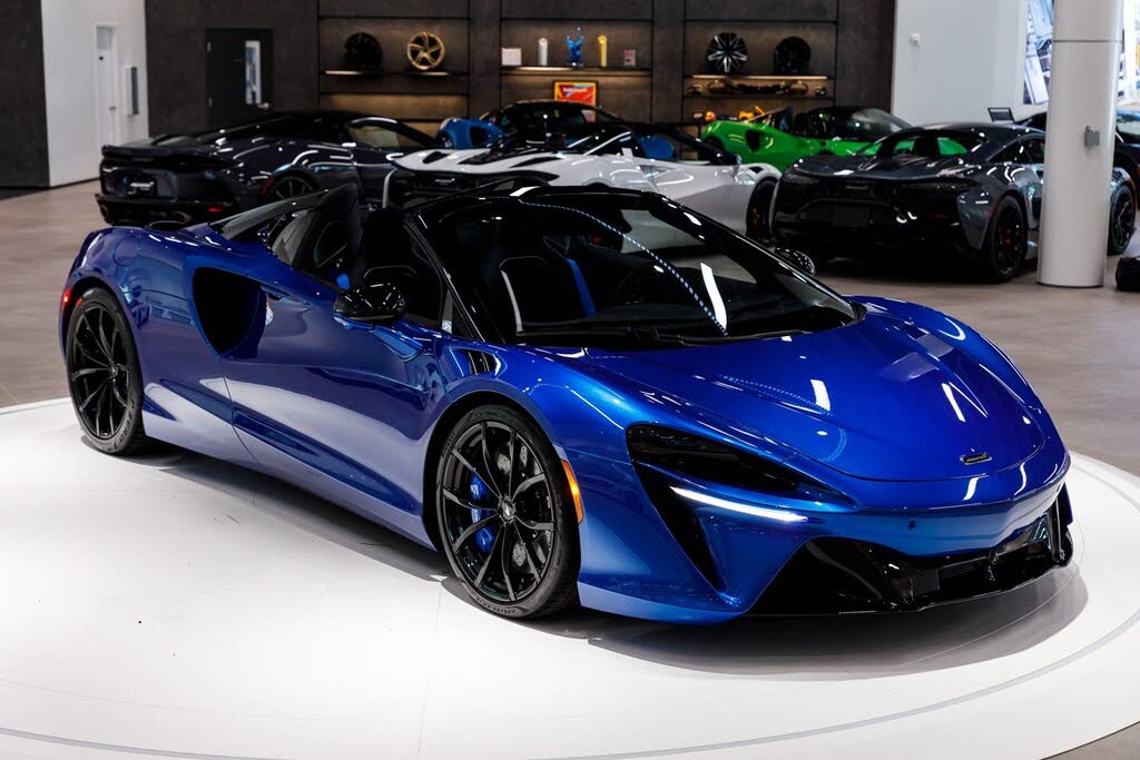 2026 McLaren Artura RWD photo 21