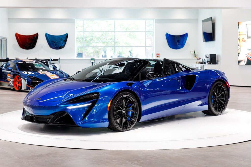 2026 McLaren Artura RWD photo 4