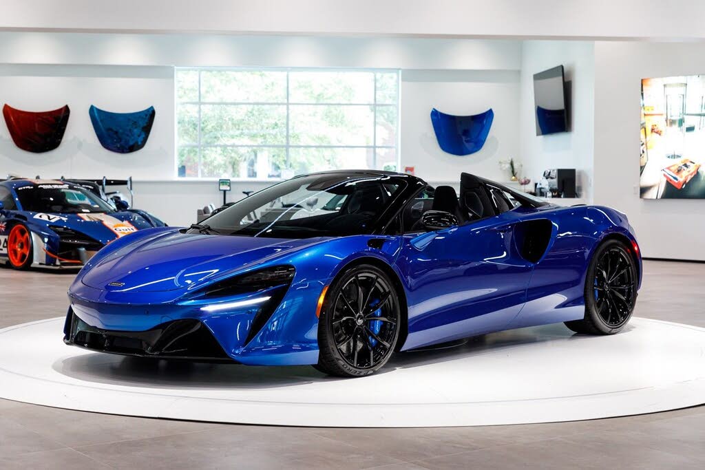 2026 McLaren Artura RWD photo 5