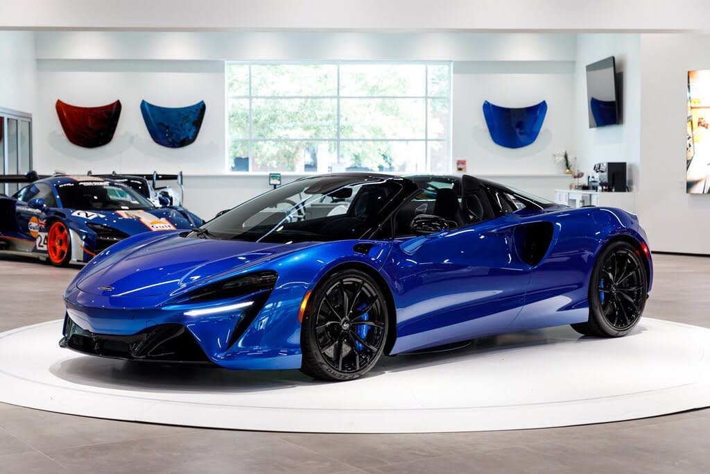2026 McLaren Artura RWD photo 6