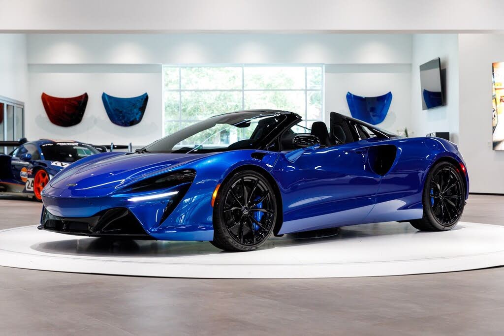 2026 McLaren Artura RWD photo 7