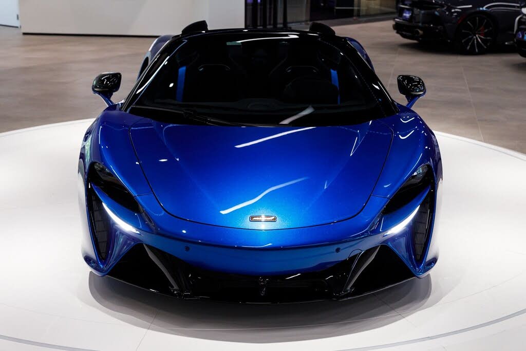2026 McLaren Artura RWD photo 8
