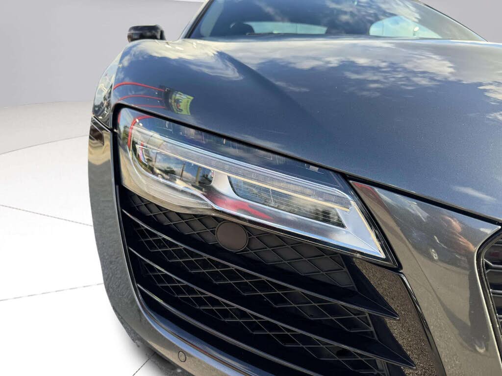 2014 Audi R8 quattro V10 Spyder AWD photo 11 of 24
