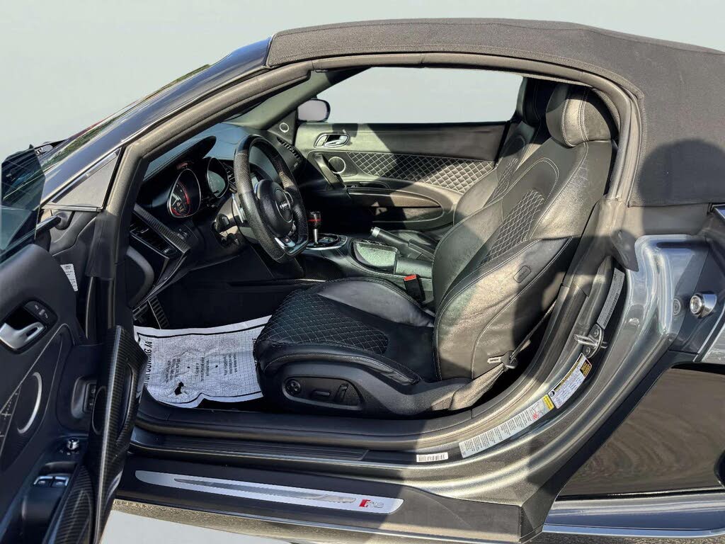 2014 Audi R8 quattro V10 Spyder AWD photo 19 of 24