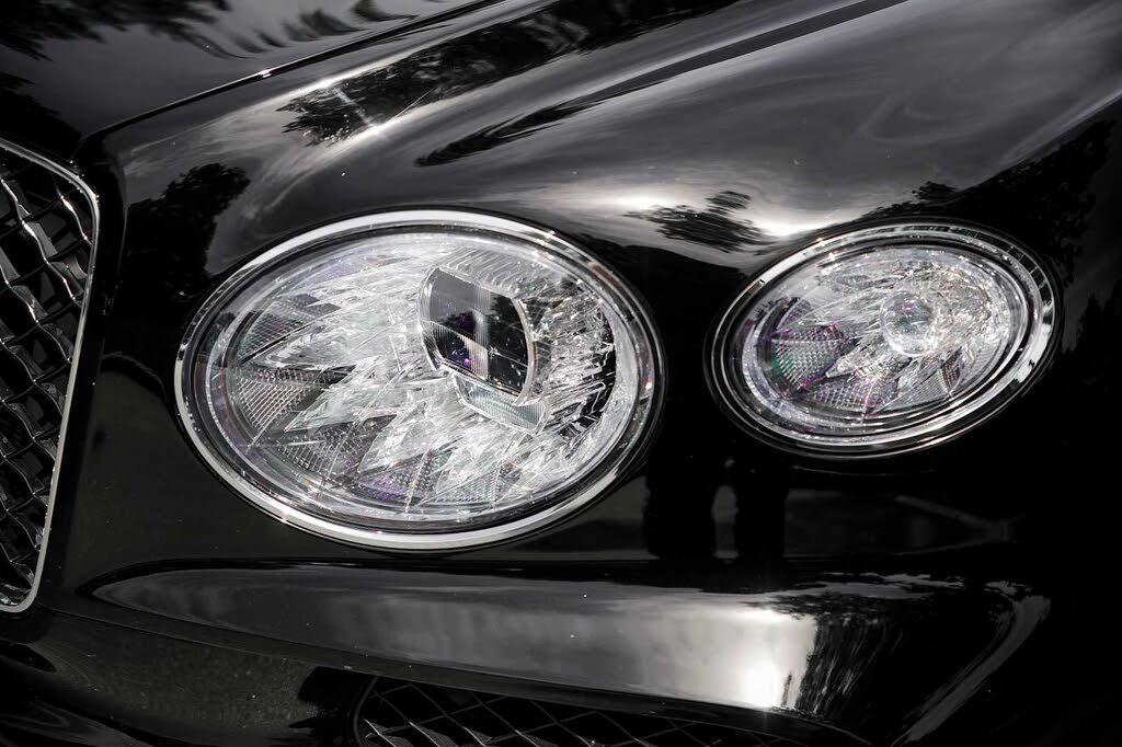 2026 Bentley Bentayga V8 AWD photo 18