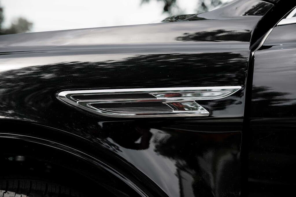 2026 Bentley Bentayga V8 AWD photo 21