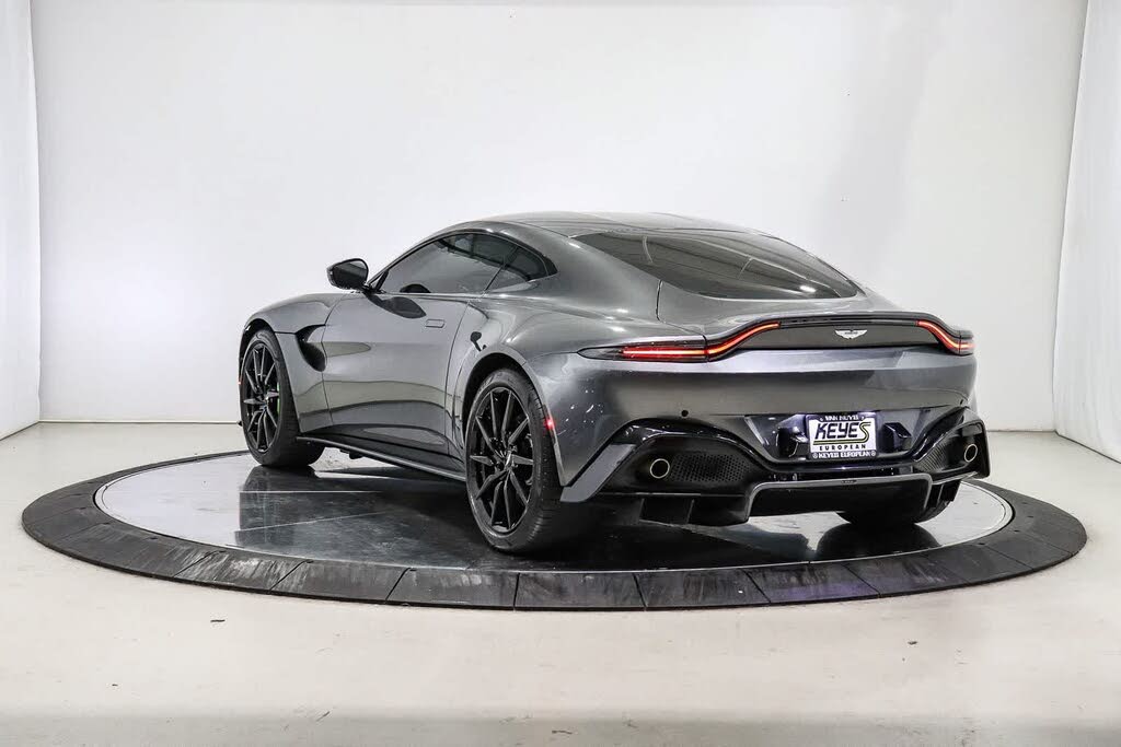 2020 Aston Martin Vantage RWD photo 2