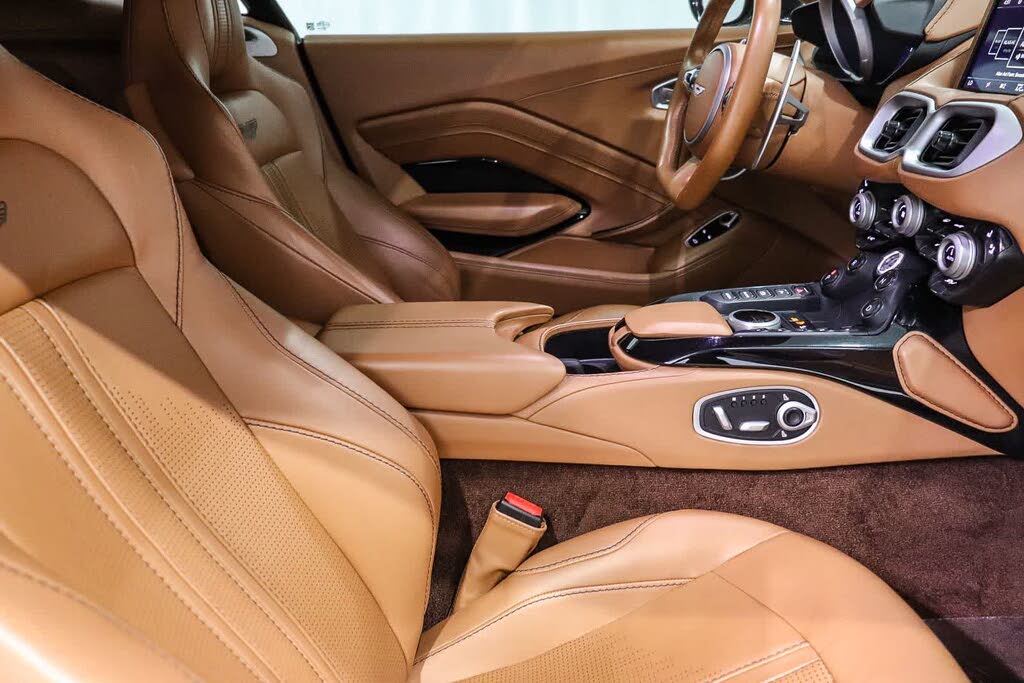 2020 Aston Martin Vantage RWD photo 16