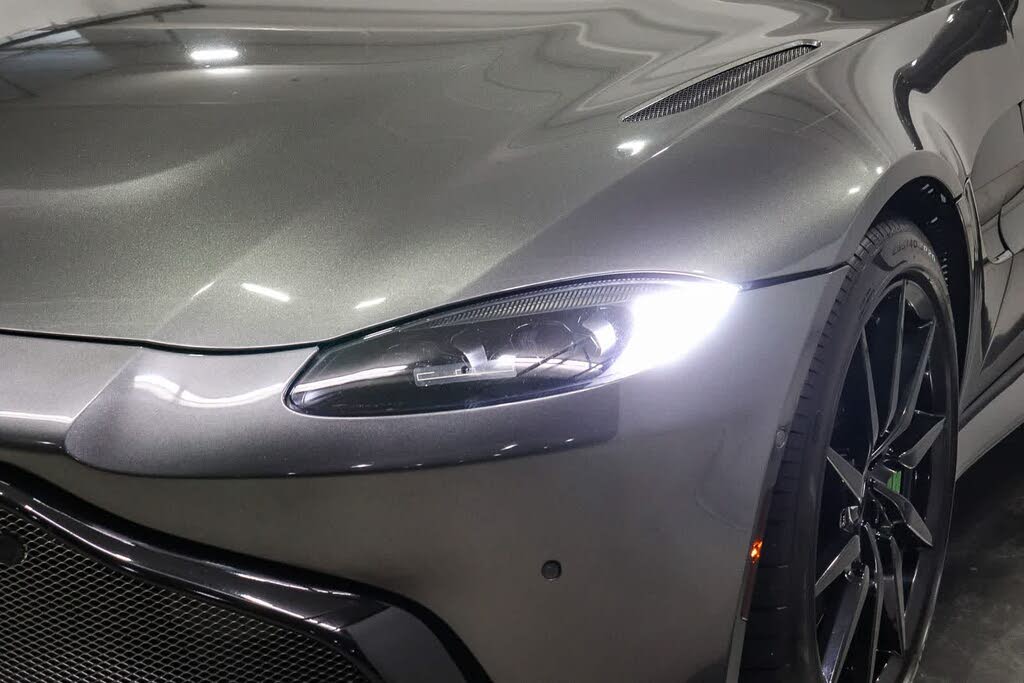 2020 Aston Martin Vantage RWD photo 7