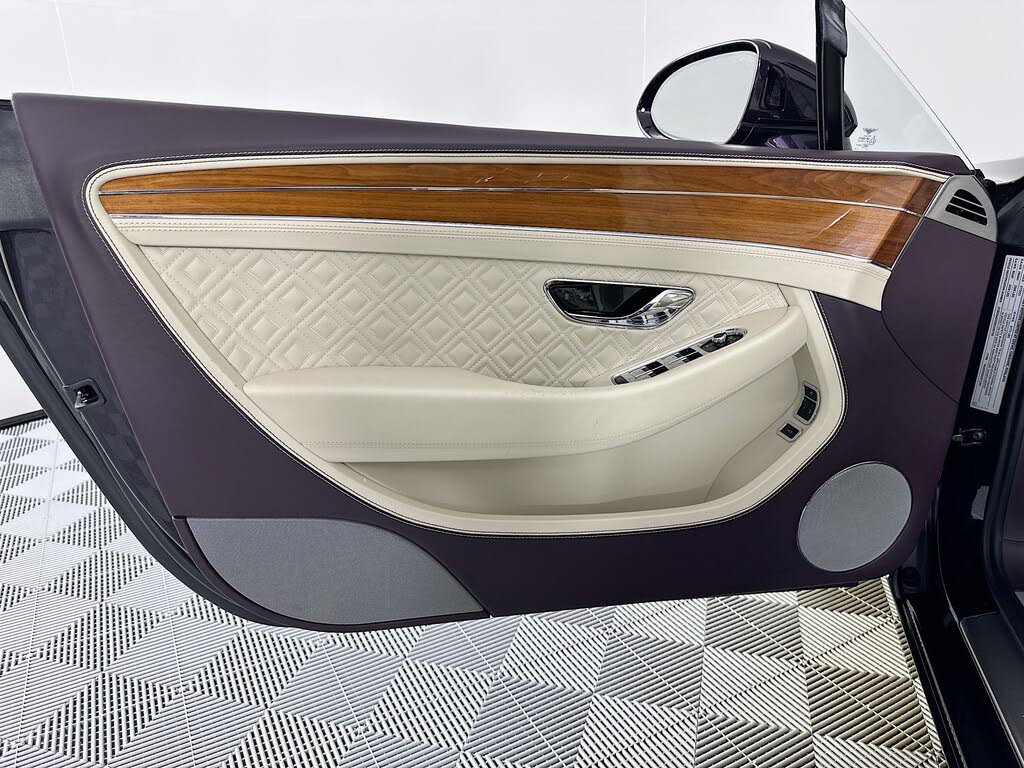 2022 Bentley Continental GTC V8 AWD photo 17