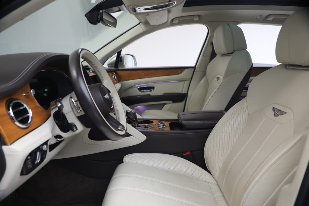 2021 Bentley Bentayga V8 AWD photo 19