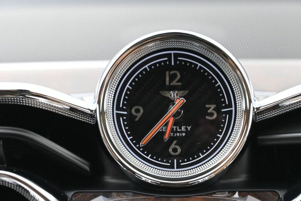 2026 Bentley Bentayga Azure V8 AWD photo 23