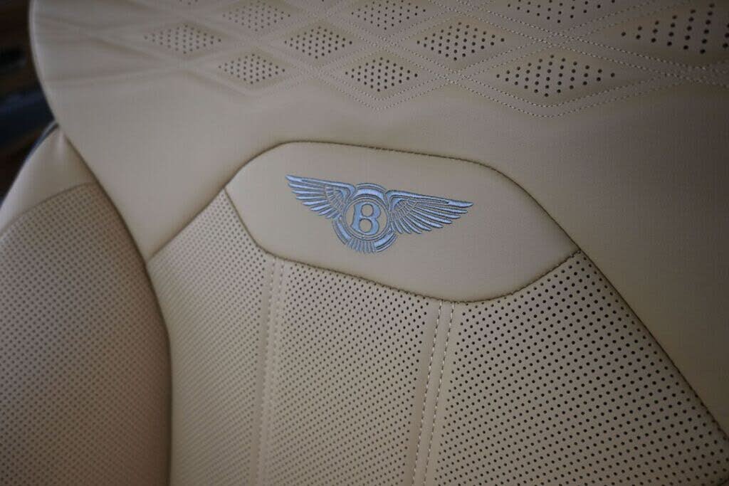 2026 Bentley Bentayga Azure V8 AWD photo 4