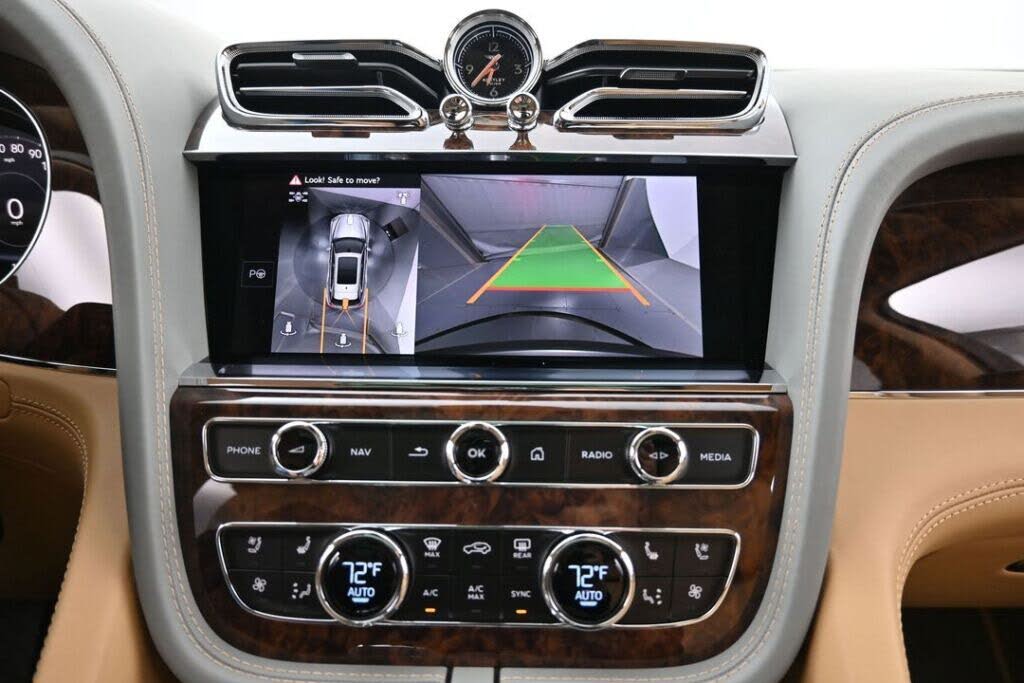 2026 Bentley Bentayga Azure V8 AWD photo 6