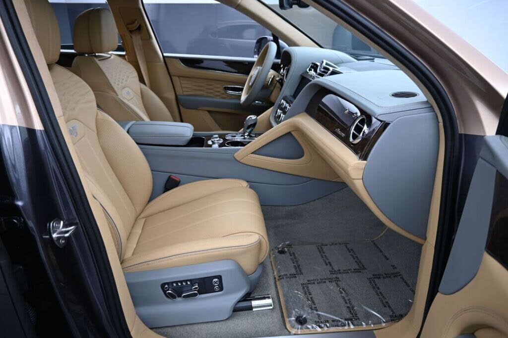 2026 Bentley Bentayga Azure V8 AWD photo 9