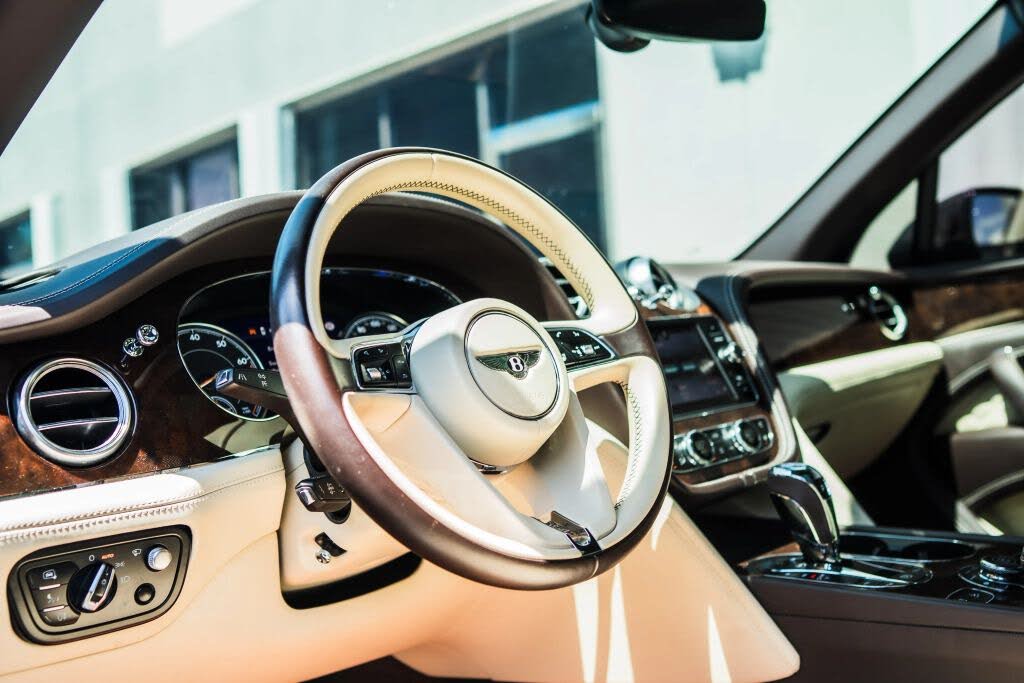 2018 Bentley Bentayga W12 Signature Edition AWD photo 12
