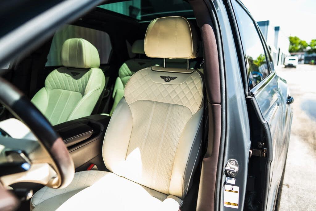 2018 Bentley Bentayga W12 Signature Edition AWD photo 16