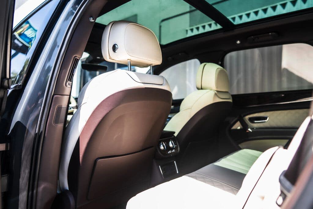 2018 Bentley Bentayga W12 Signature Edition AWD photo 19