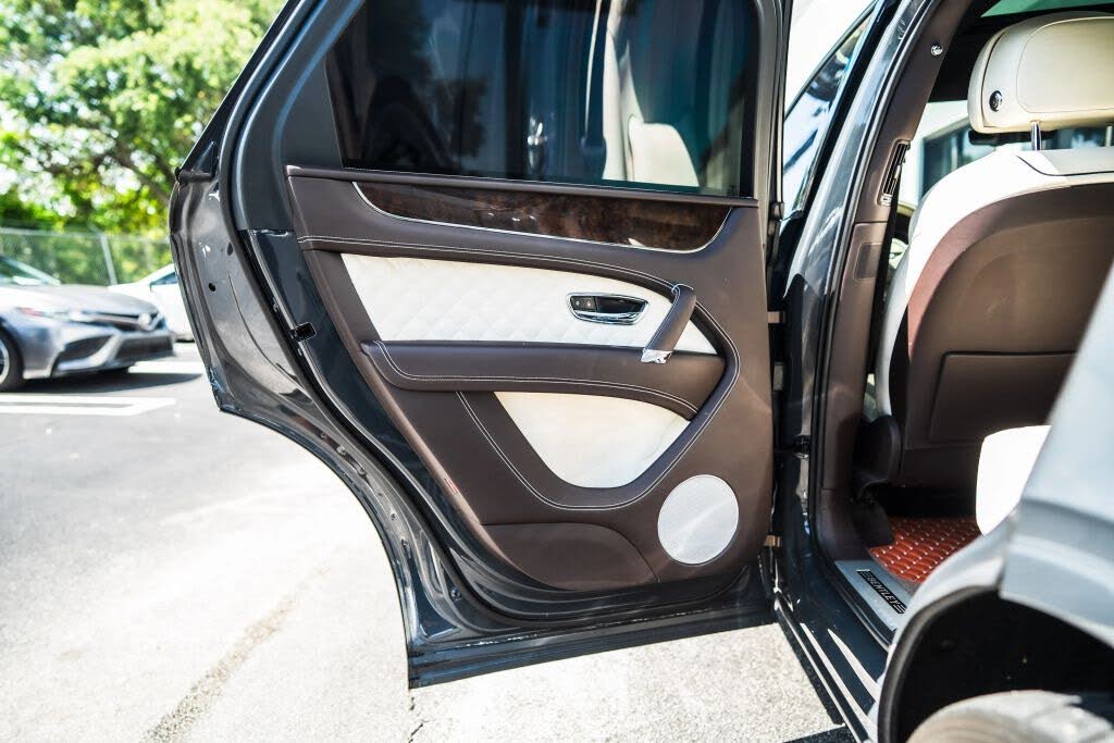 2018 Bentley Bentayga W12 Signature Edition AWD photo 20