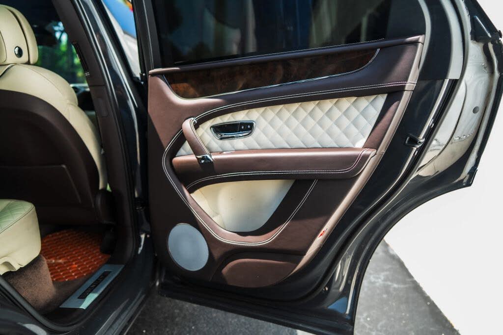 2018 Bentley Bentayga W12 Signature Edition AWD photo 23