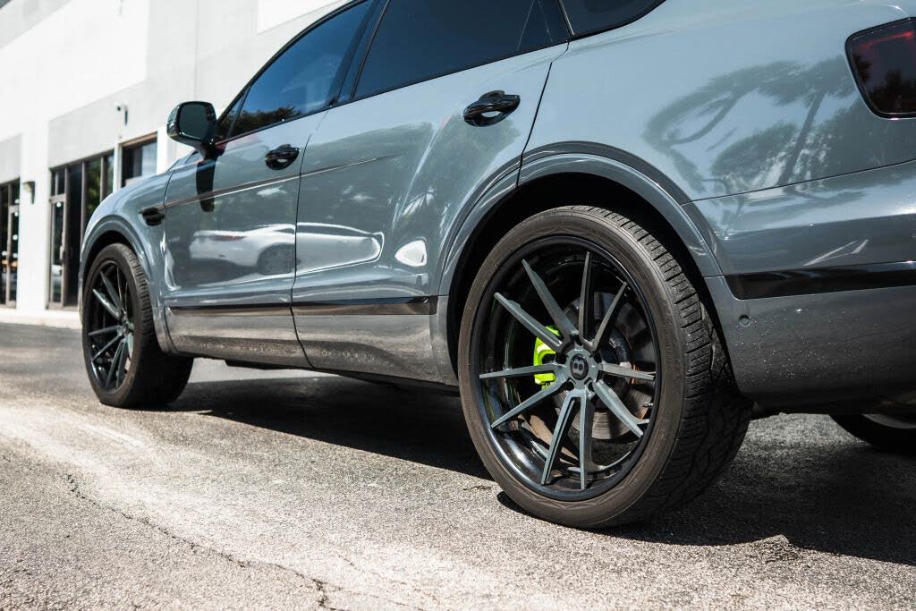 2018 Bentley Bentayga W12 Signature Edition AWD photo 8