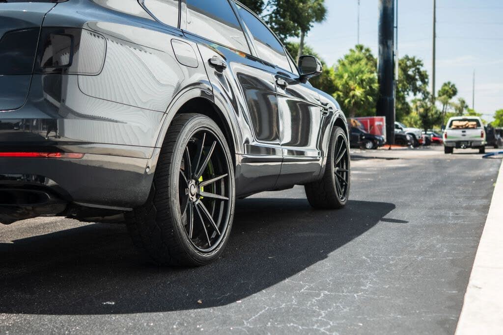 2018 Bentley Bentayga W12 Signature Edition AWD photo 9