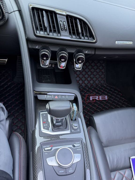 2022 Audi R8 quattro V10 Performance Spyder AWD photo 16 of 24
