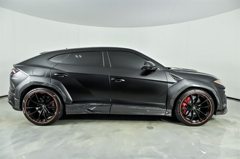 2022 Lamborghini Urus AWD photo 11