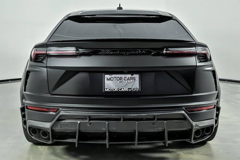 2022 Lamborghini Urus AWD photo 9
