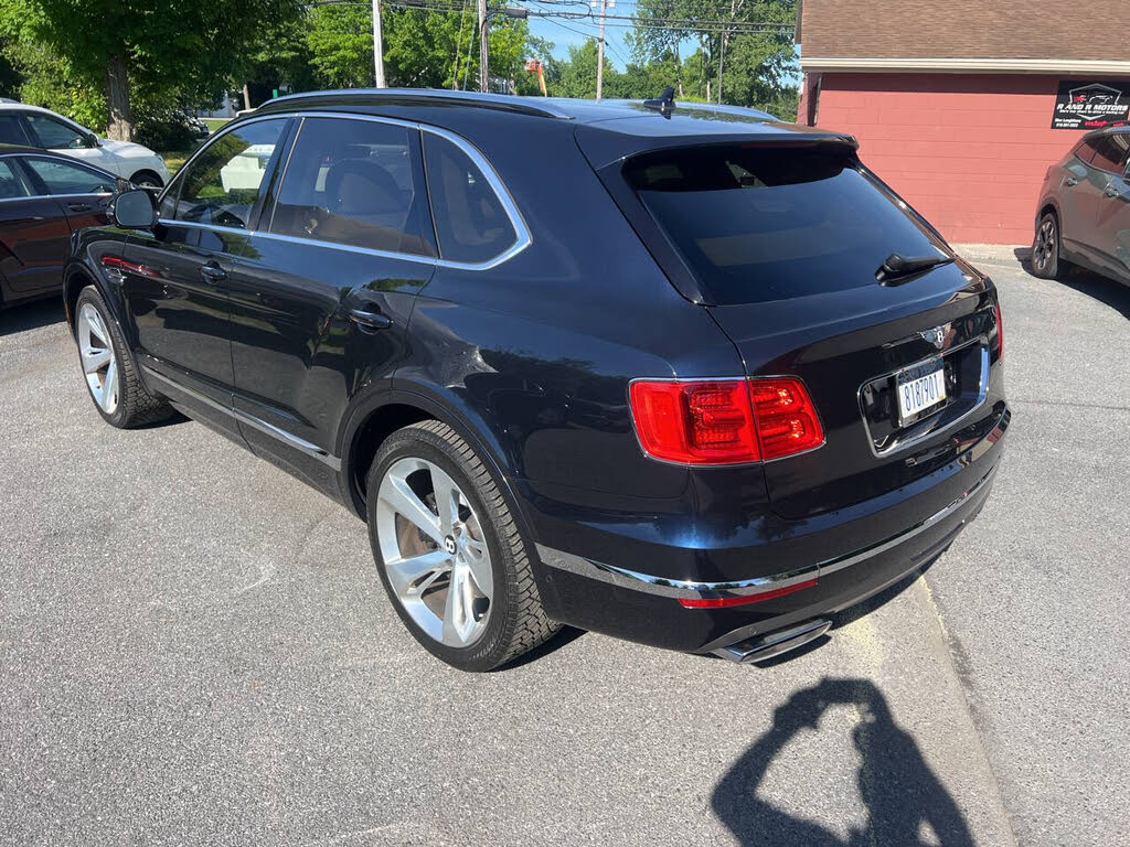 2018 Bentley Bentayga W12 Mulliner AWD photo 11