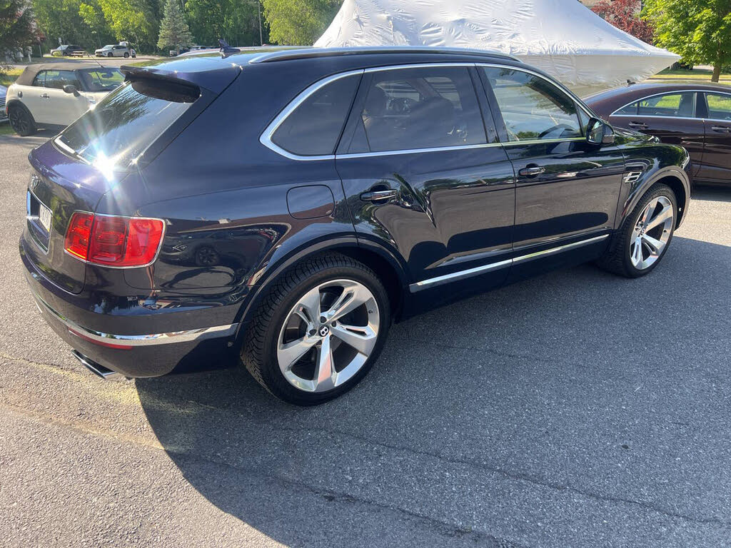 2018 Bentley Bentayga W12 Mulliner AWD photo 23