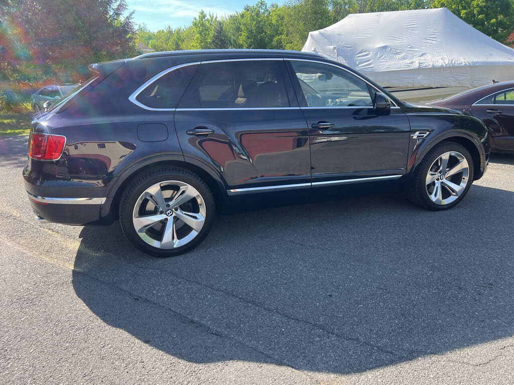 2018 Bentley Bentayga W12 Mulliner AWD photo 24