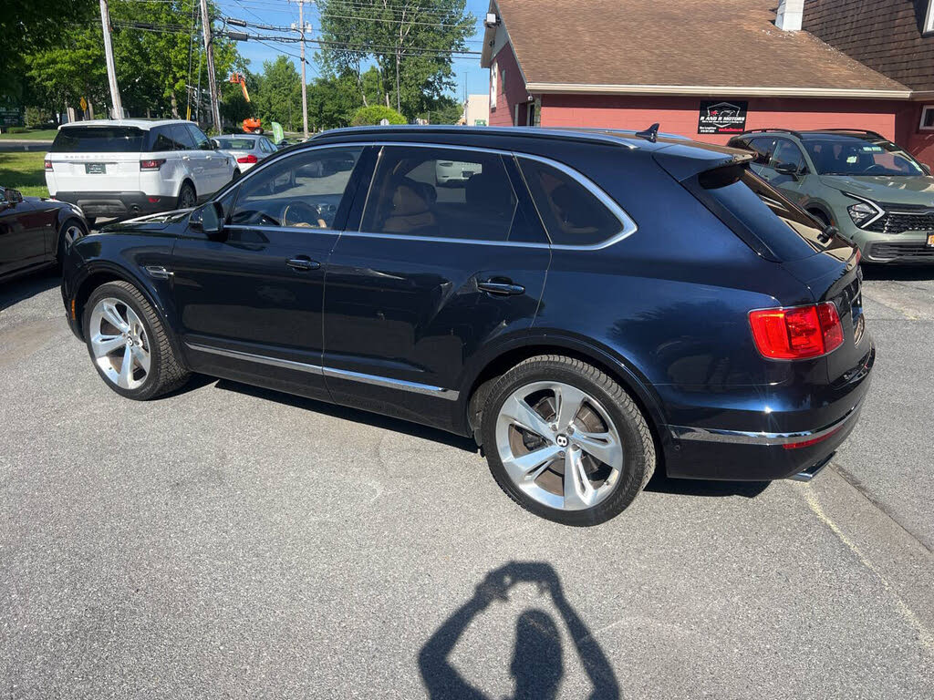 2018 Bentley Bentayga W12 Mulliner AWD photo 9