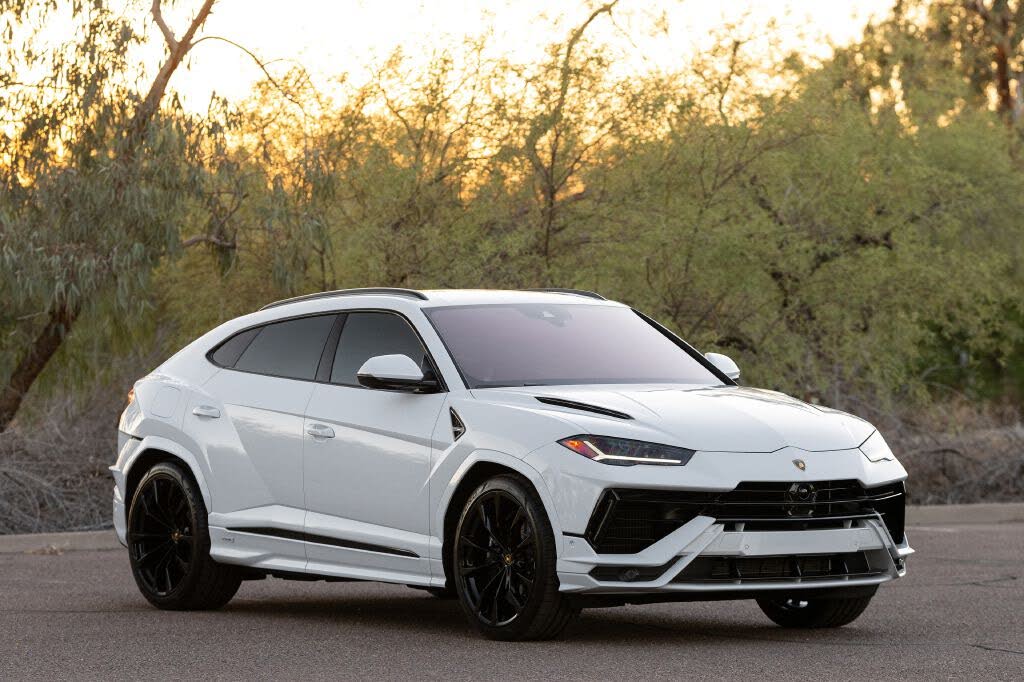 2023 Lamborghini Urus S AWD - $279,000