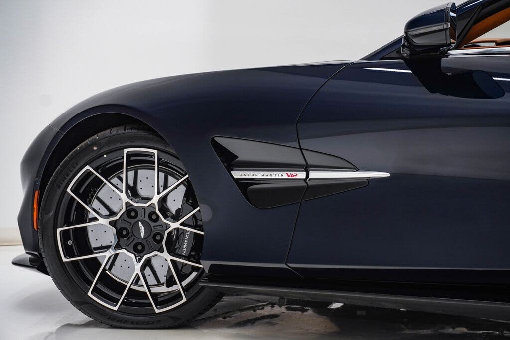 2026 Aston Martin Vanquish Volante RWD photo 16