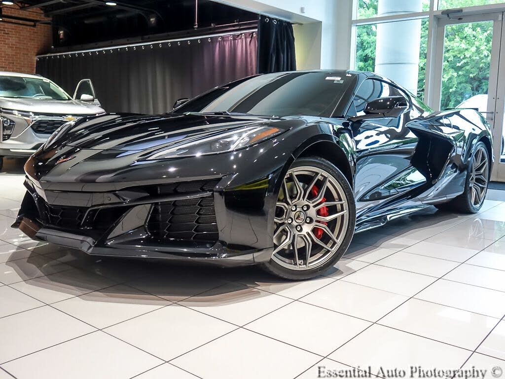2025 Chevrolet Corvette Z06 3LZ Coupe RWD photo 2