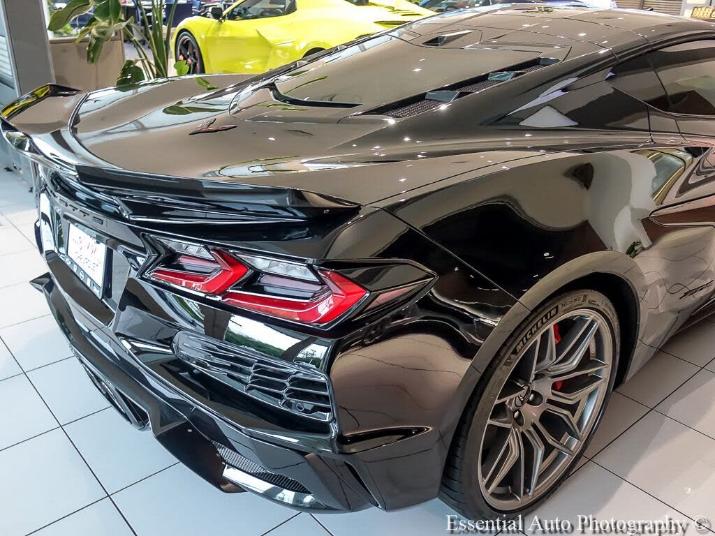 2025 Chevrolet Corvette Z06 3LZ Coupe RWD photo 9