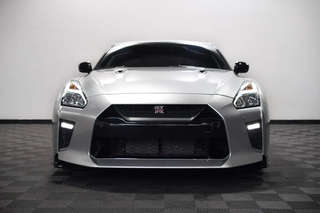 2020 Nissan GT-R Premium AWD photo 6