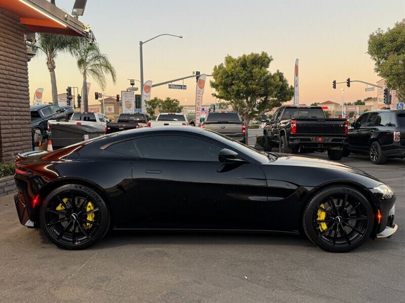 2020 Aston Martin Vantage RWD photo 18