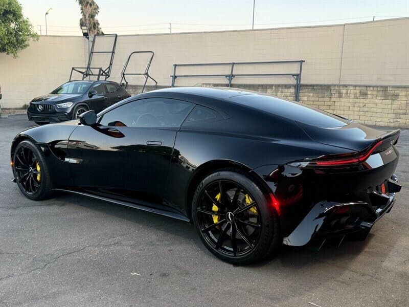 2020 Aston Martin Vantage RWD photo 9