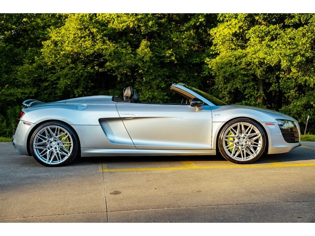 2011 Audi R8 5.2 quattro Spyder AWD photo 11 of 24